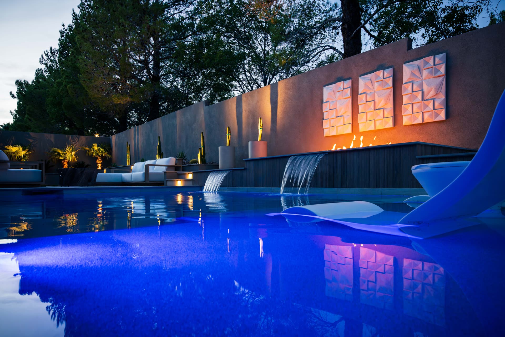 Gallery photos for Modern Luxury Backyard Design: Image #9